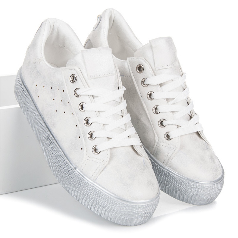 Valkoiset lenkkarit valkoinen 2