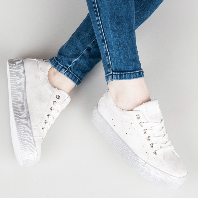 Valkoiset lenkkarit valkoinen 1