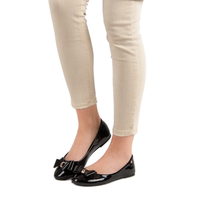 Lakatut ballerinat jousella VINCEZA musta 2