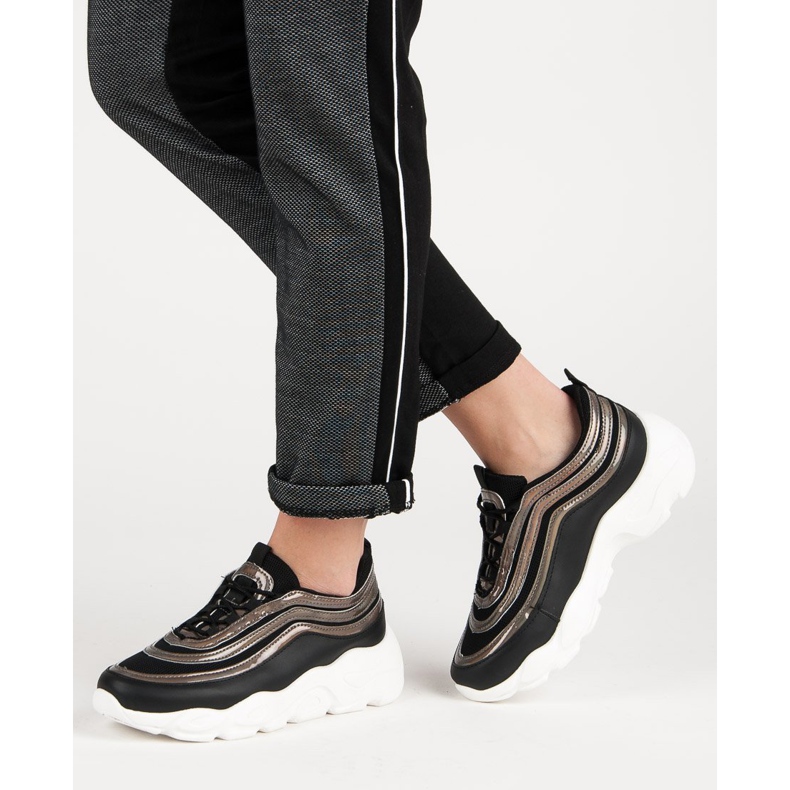 Kevyet urheilukengät musta 1