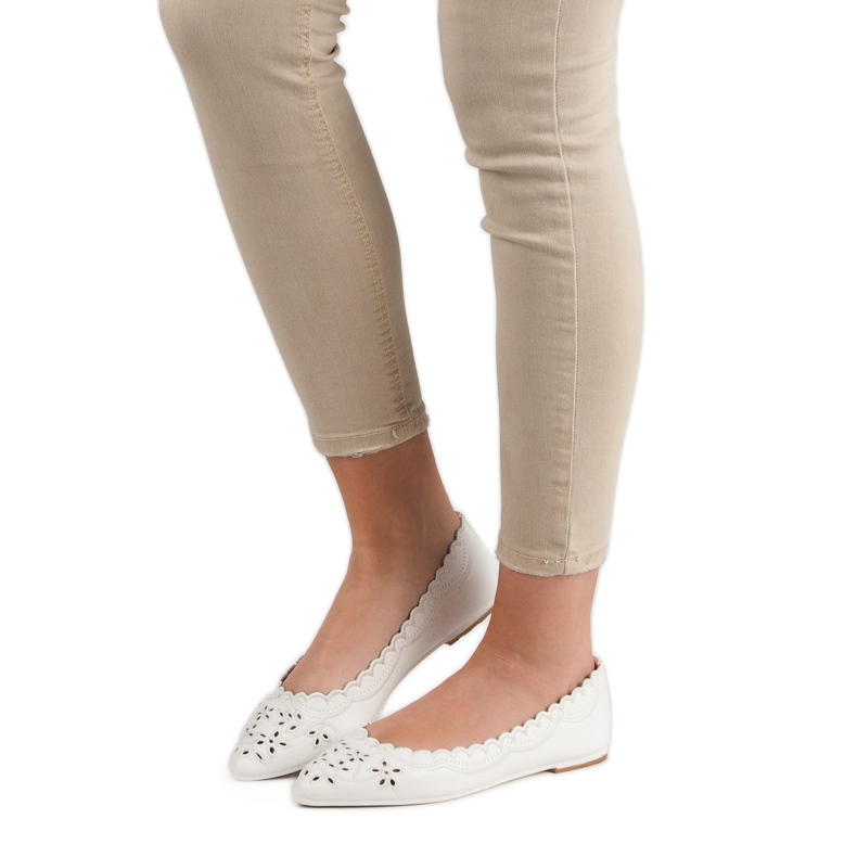 Ballerina Spitzissä VICES valkoinen 2