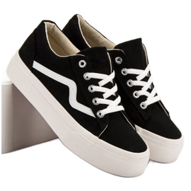 Kylie Muodikkaat mustat lenkkarit 1