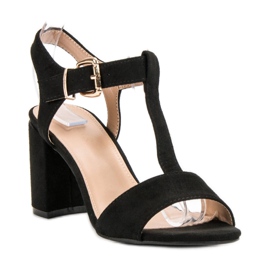 Anesia Paris Mustat sandaalit baarissa 1