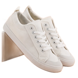 Matala valkoinen lenkkarit 2