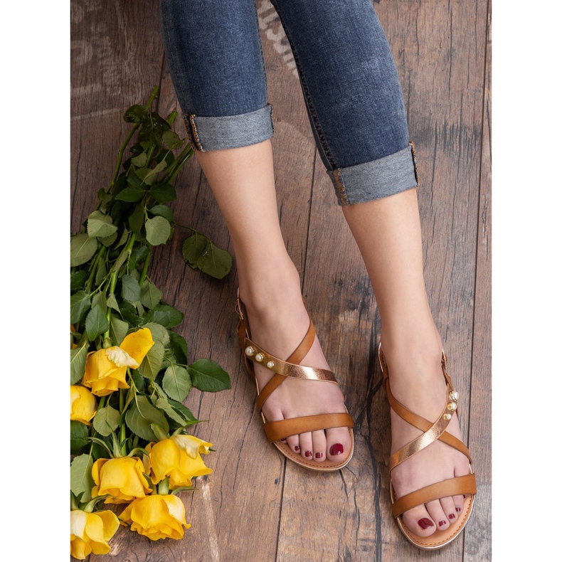 Small Swan Sandaalit helmillä ruskea 2