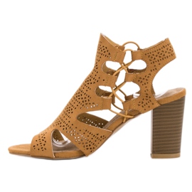 Goodin Muodikkaat sinappisandaalit keltainen 1