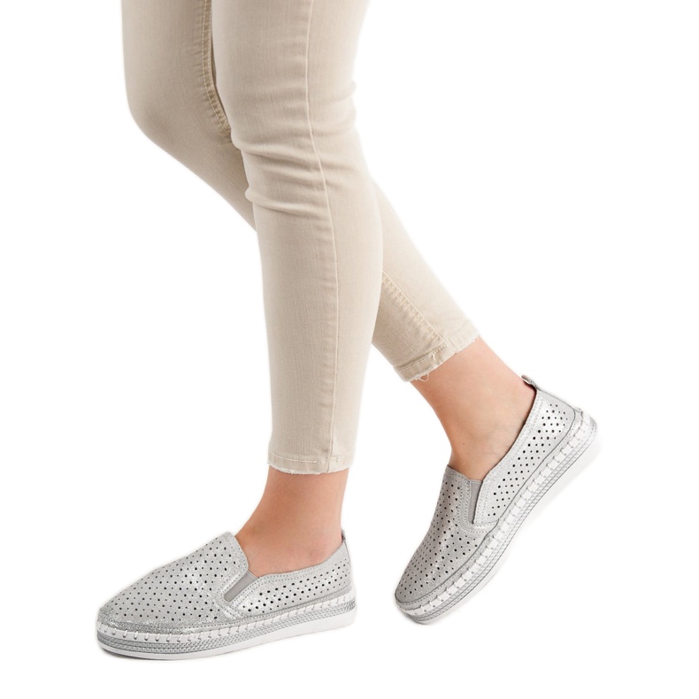 Goodin Hopeanväriset nahkatossut harmaa 1