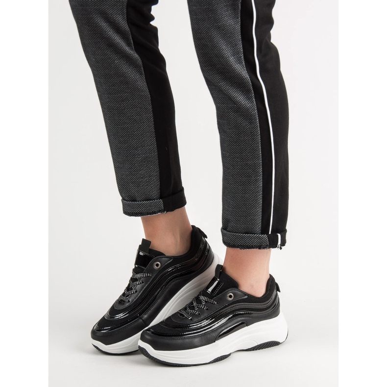 SHELOVET Tennarit alustalla musta 1