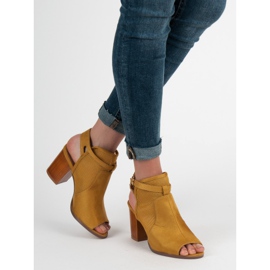 Evento Tyylikkäät suljetut sandaalit keltainen 2