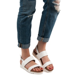 Best Shoes Valkoiset litteät sandaalit valkoinen 1