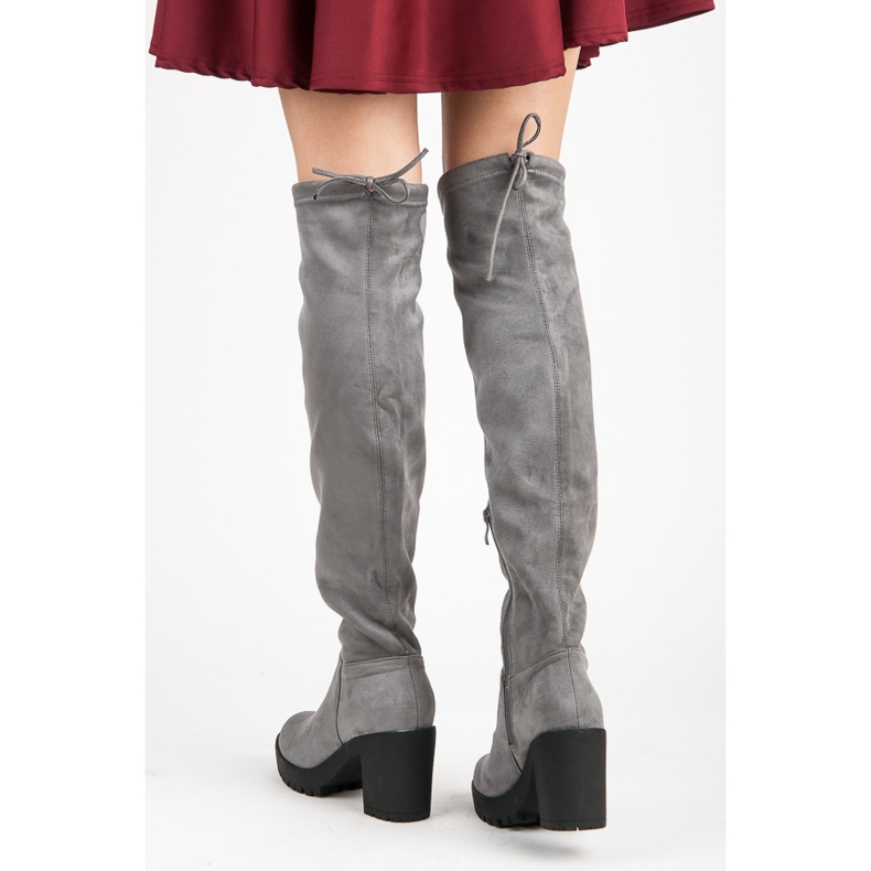 Vices Mokkanaiset muskettisoturit pylväässä harmaa 1