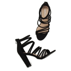 Mustat korkokengät sandaalit AT-0662-L Musta 1