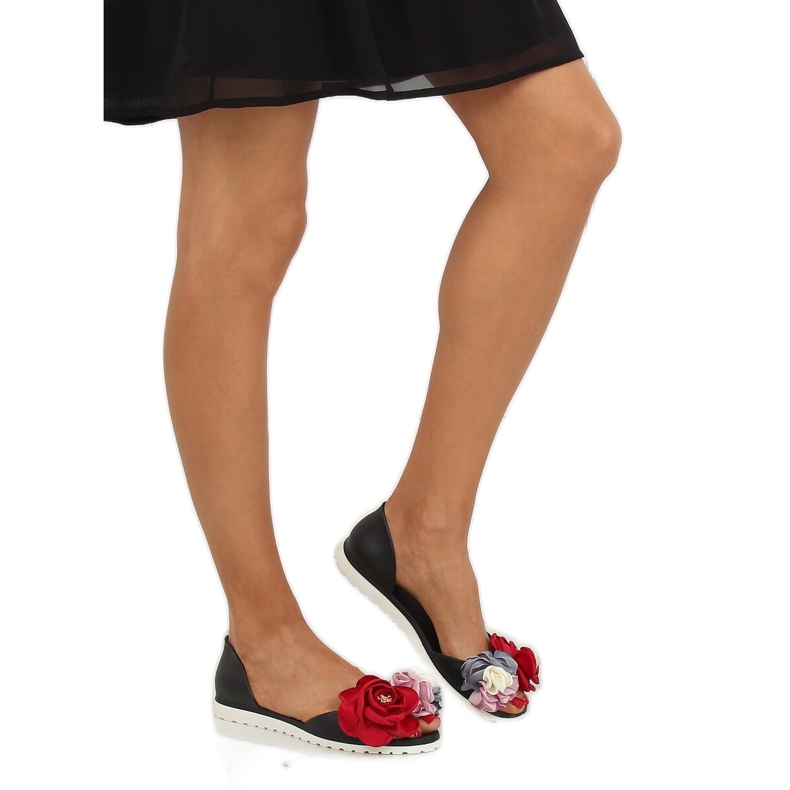 Musta Meliski W-13 Mustat ballerinat 2