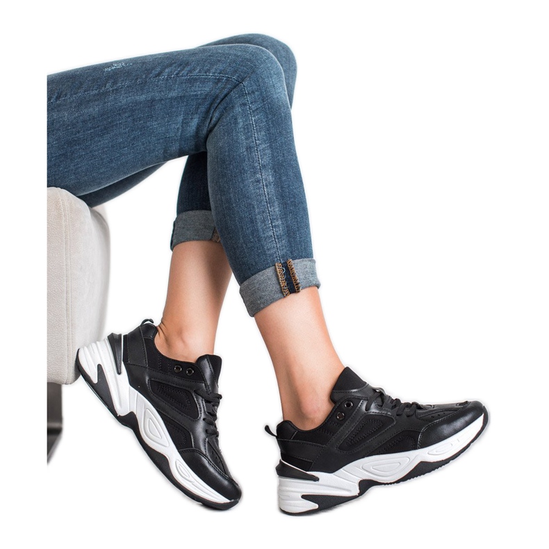 SHELOVET Mustat lenkkarit 1