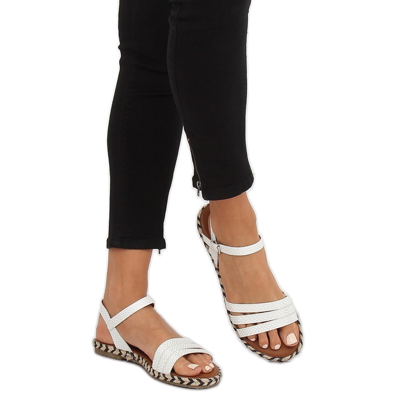 Valkoiset naisten sandaalit M531 Valkoinen 1