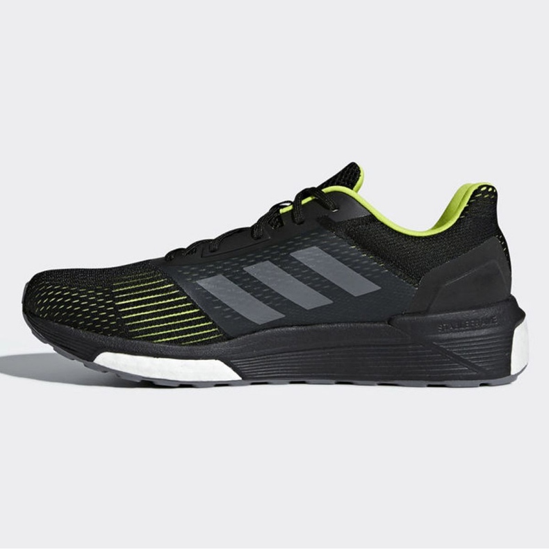 Juoksukengät Adidas response St M CG4004 musta 1