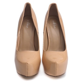 Lakatut nastat LE107 Beige -alustalla 1