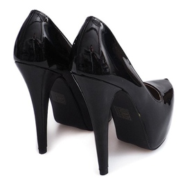 Lakatut nastat LE107 -mustalla alustalla 1