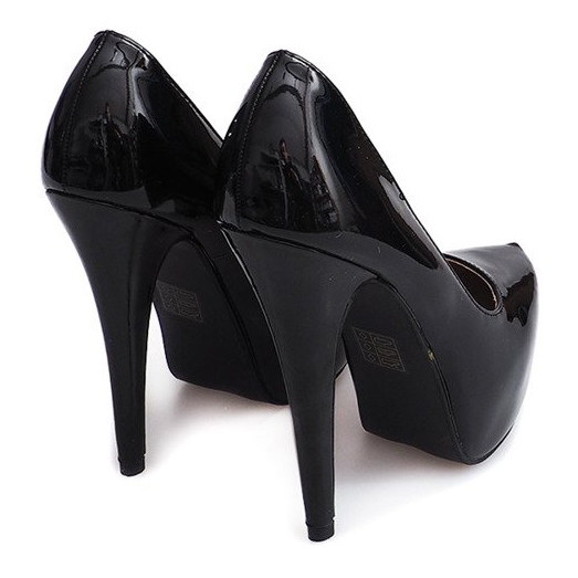 Lakatut nastat LE107 -mustalla alustalla 1