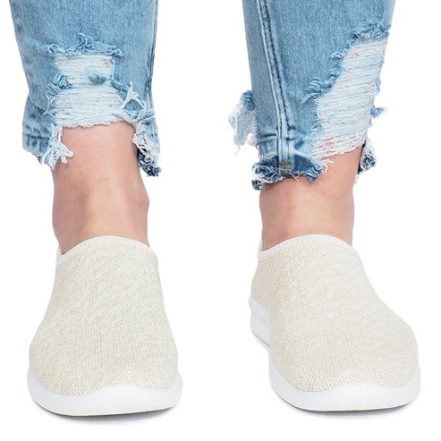 Burgundin beige urheilu 1