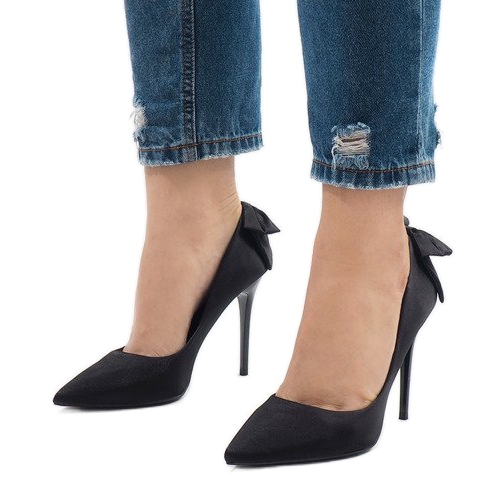 Klassiset mustat keulatapit LB-336 1