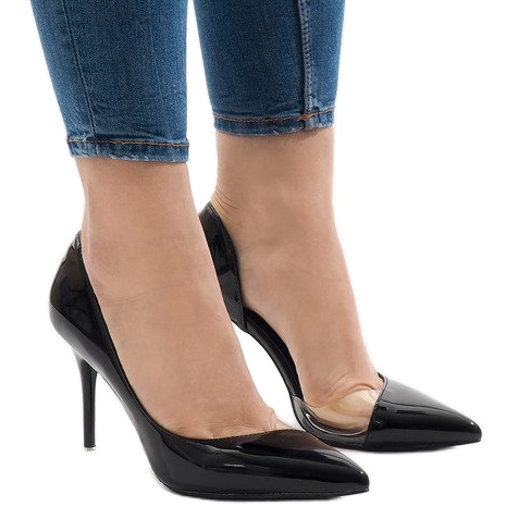 Mustat lakatut epäsymmetriset korkokengät GH11541 1