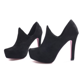 Gisèlen mustat nilkkurit 2