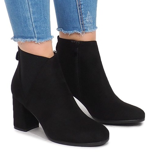 Pyyhekumi HQ-8A813-1 mustat saappaat postissa 1