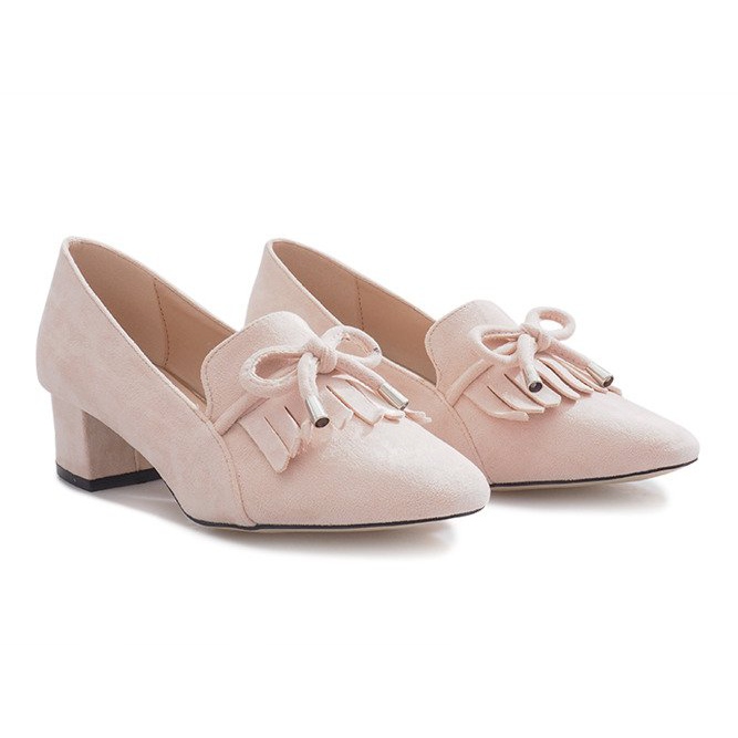 Vaaleanpunaiset pumput sydänpylväässä vaaleanpunainen 1