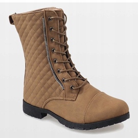 Beige tikatut saappaat B01 1