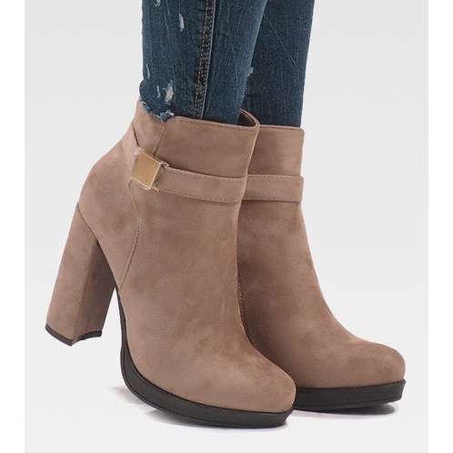 Vaaleanpunaiset saappaat postissa J-8682 vaaleanpunainen 1