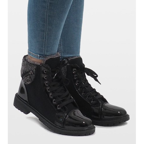 Mustat eristetyt saappaat TL56-1 2