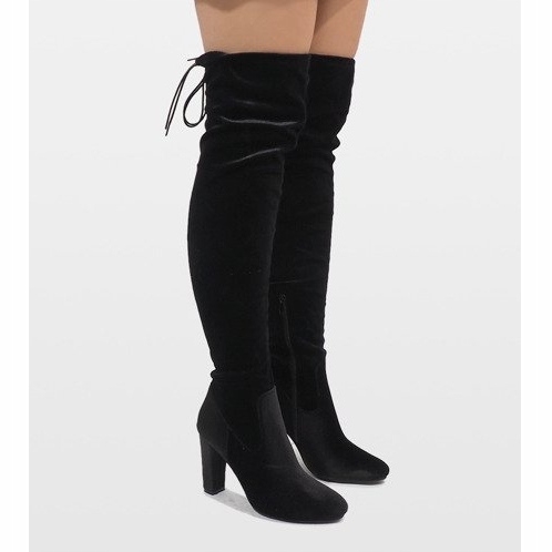 Mustat velour-saappaat E-4902-pilarissa 1