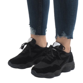 Mustat E-102-urheilukengät 1