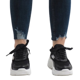 Muodikkaat mustat PP-37-urheilukengät 2