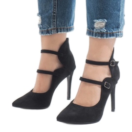 Mustat saappaat korkokengissä 6613-5 1