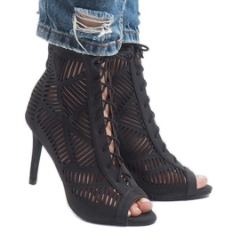 Mustat nilkkurit 1610-225 2