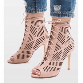 Vaaleanpunaiset saappaat nastassa 1610-225 vaaleanpunainen 1