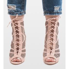 Vaaleanpunaiset saappaat nastassa 1610-225 vaaleanpunainen 2