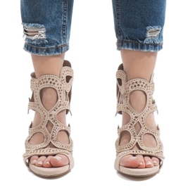 Beige avoimet saappaat korkokengillä HF1436-20 2