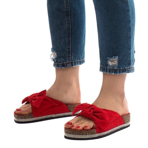 Punaiset tossut, joissa keula N-33 punainen 1