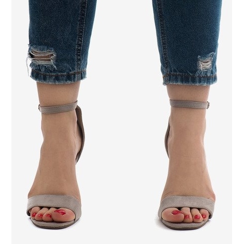 Harmaat sandaalit pistokkaalla SY-31P 2