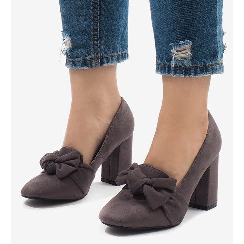 Harmaat mokkapumput N510 -pilarissa 1