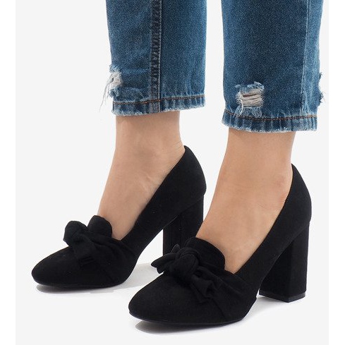 Mustat mokkapumput N510 -pilarissa 1