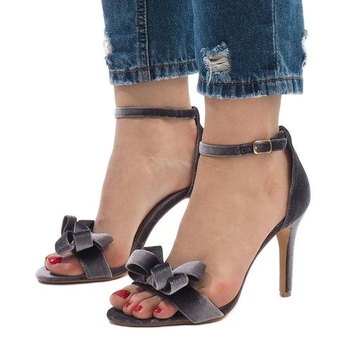 Harmaat mokkanahkaiset sandaalit, joissa rusetti LB-291 1