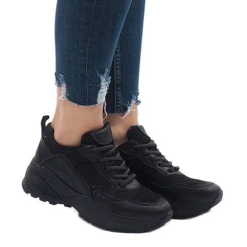 BY-080 mustat urheilukengät 1