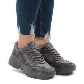 BY-080 harmaat urheilukengät 1