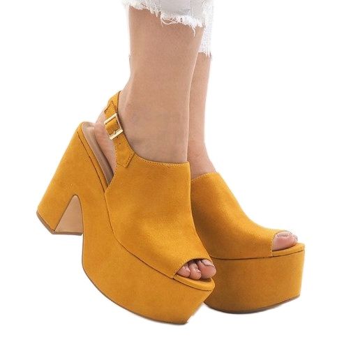 Keltaiset sandaalit massiivisessa 8263CA -lohkossa keltainen 2