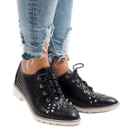 Mustat avokengät G-106-2 nastoilla 1