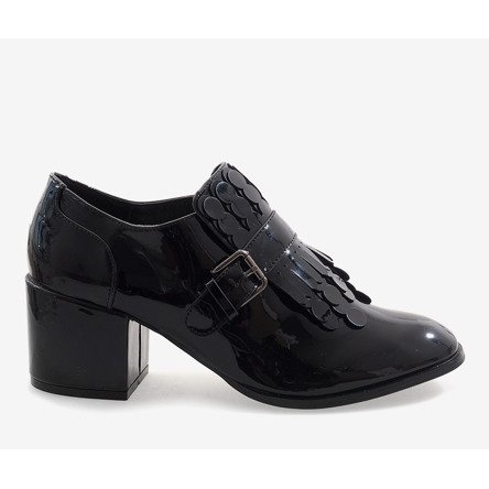 Mustat lakatut korkokengät PZY-02 2